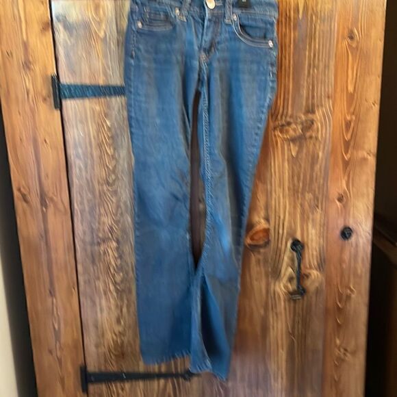 No Boundries Jeans    - Picture 2 of 8